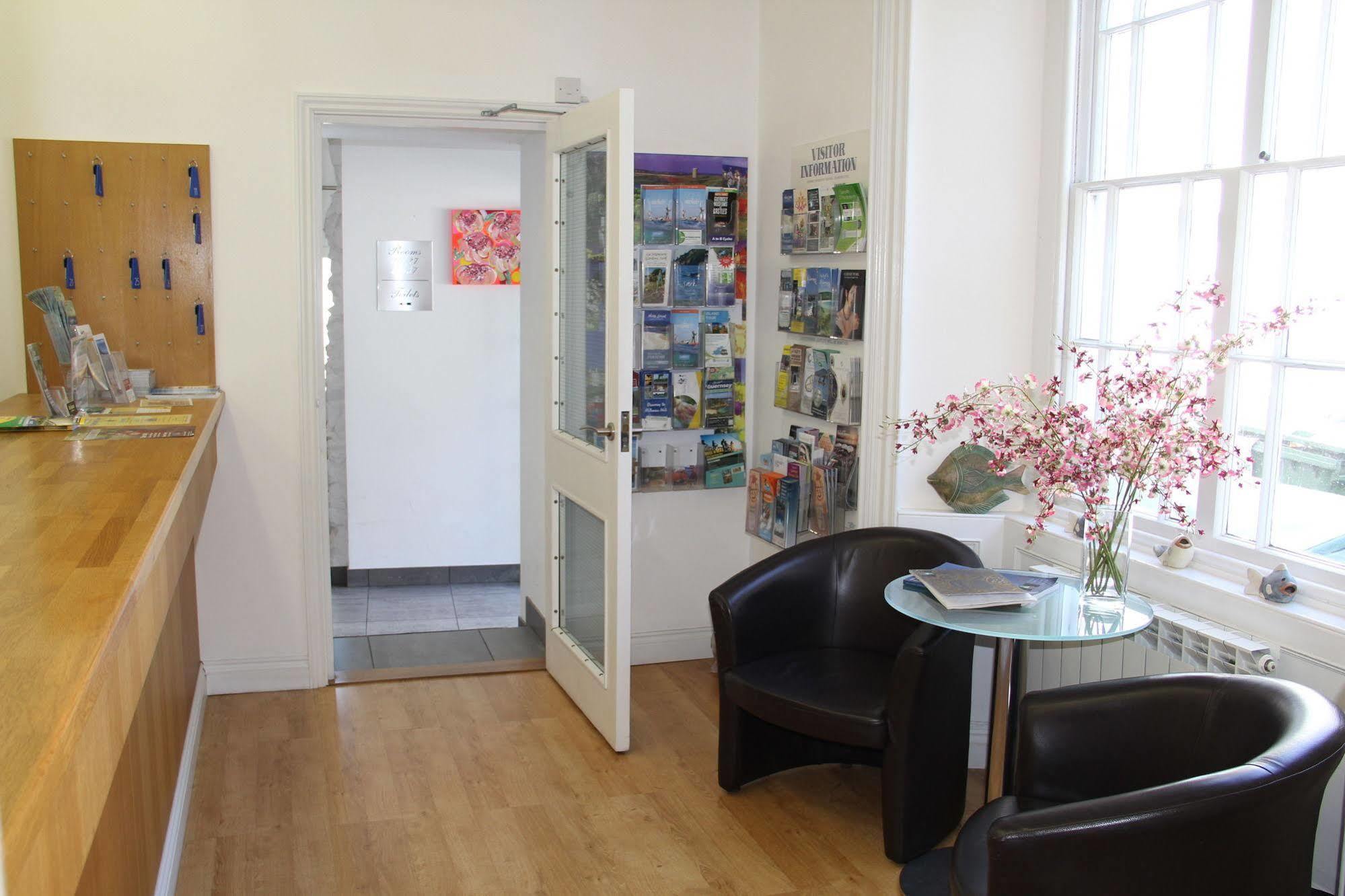 Abbey Court Hotel Saint Peter Port Екстериор снимка